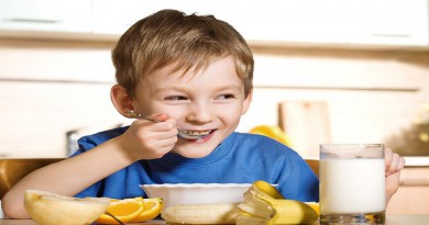 kid enjoying a healthy breakfast-Netmarkers