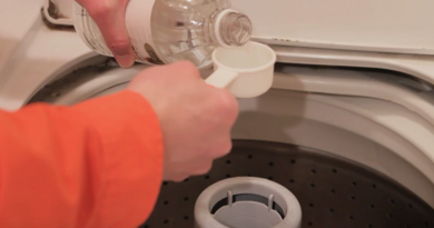 white vinegar in washing clothes-Netmarkers