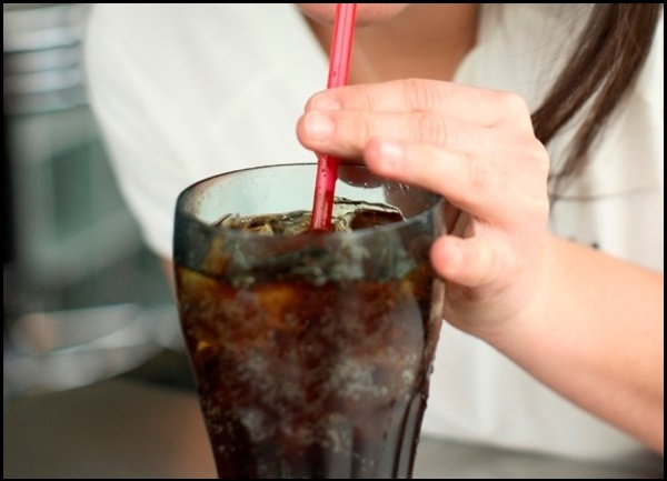 10 Food Items That You Must Avoid Giving Your Children - Soft Drinks - NetMarkers